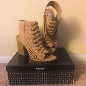 Dolce Vita ‘Alyson’ Peep Toe Booties 🌟